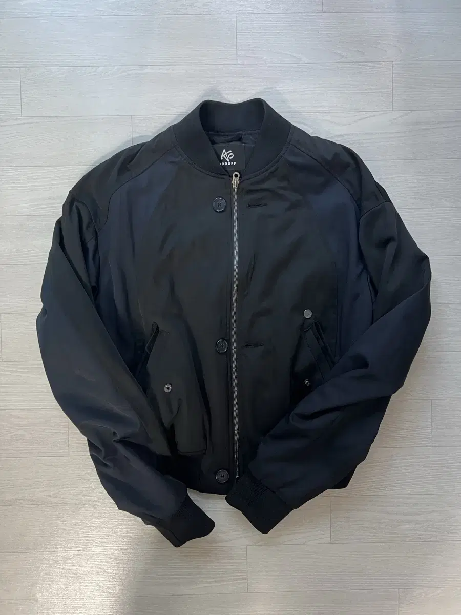 애드오프 봄버 자켓 TWIN PANELS BOMBER BLACK